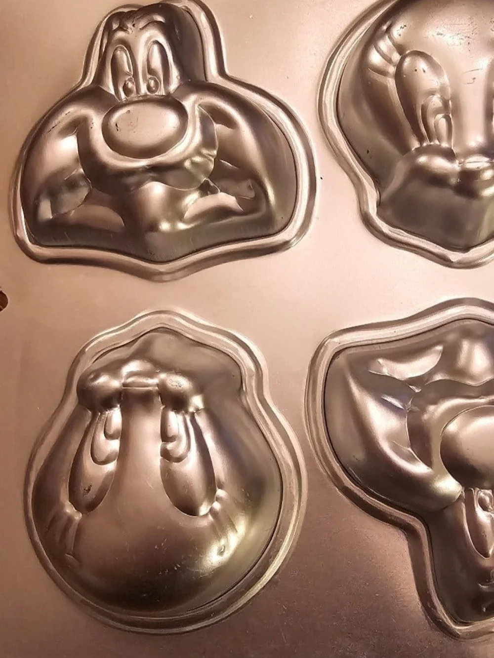 VTG 1994 Wilton Warner Bros Tweety & Sylvester Muffin Cake Mold Pan 6 Cavity